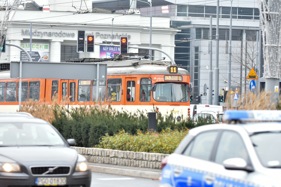 helmuty jeżdżą po poznaniu - Wojtek Wardejn