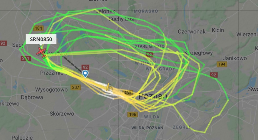 samolot krąży nad poznanie - Flightradar
