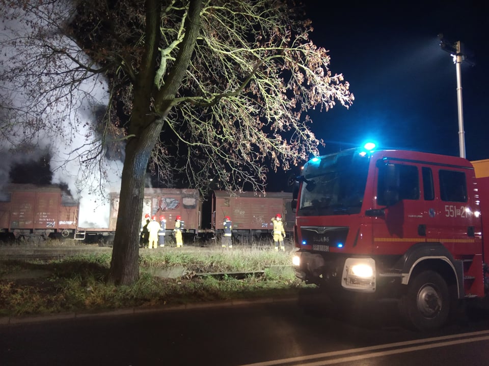 pożar wagonu w pile - www.112pila.pl