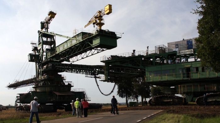 Koparka - w kopalni odkrywkowej - Iwona Krzyżak