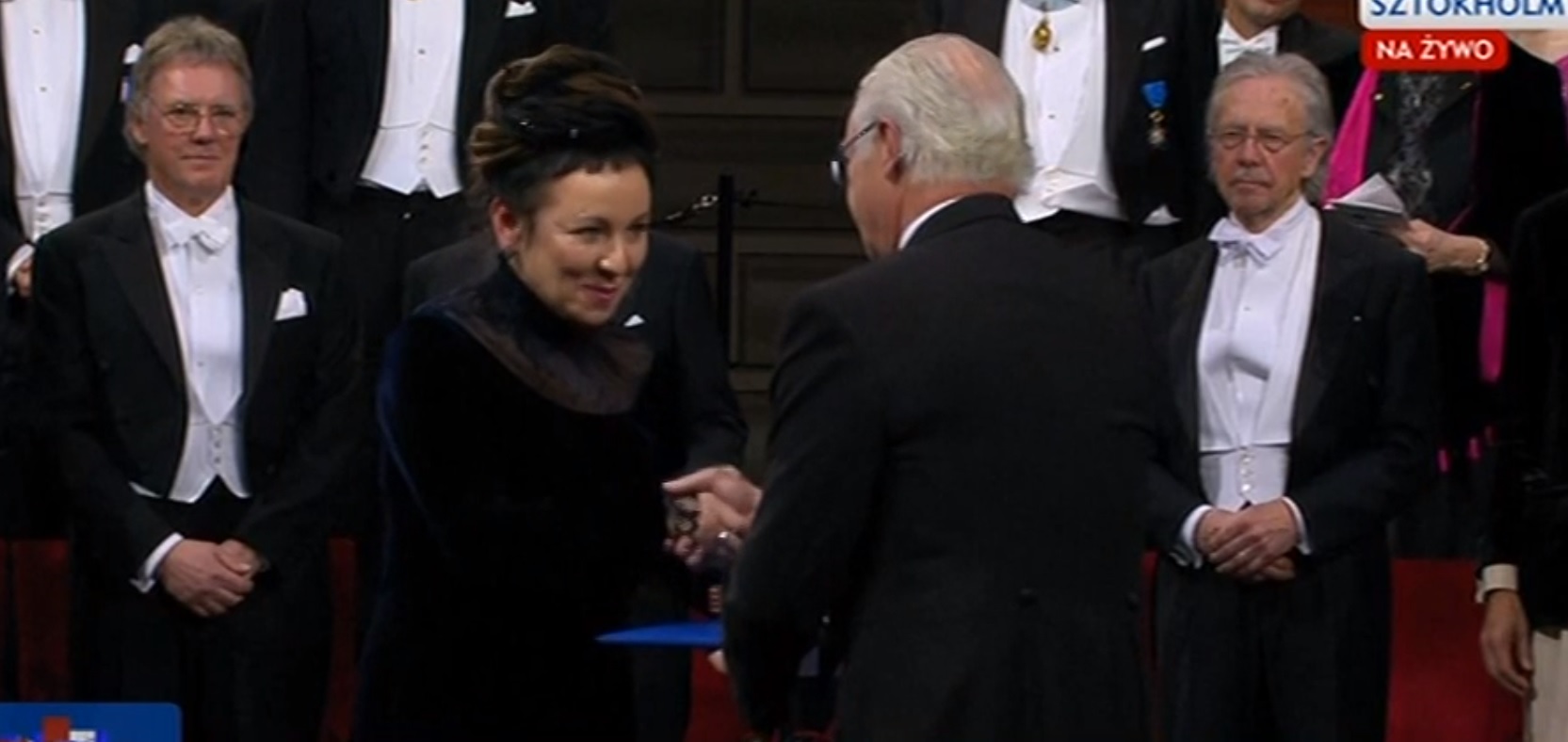 Olga Tokarczuk odbiera Nobla  - prtscr TVP