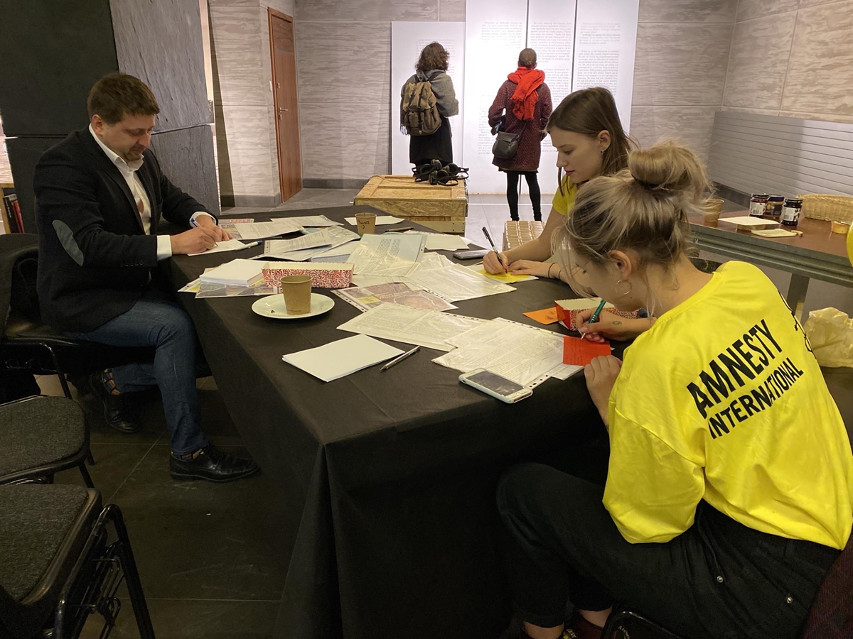 amnesty international listy maraton pisania listów 2019 - Michał Jędrkowiak - Radio Poznań