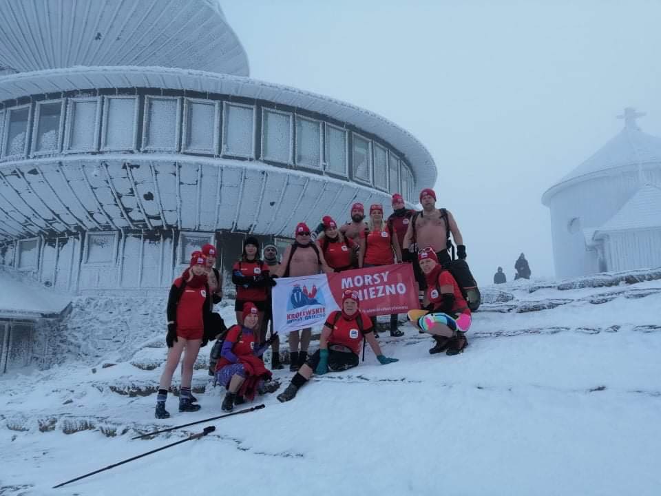 morsy z gniezna na śnieżce  - Królewskie Morsy Gniezno
