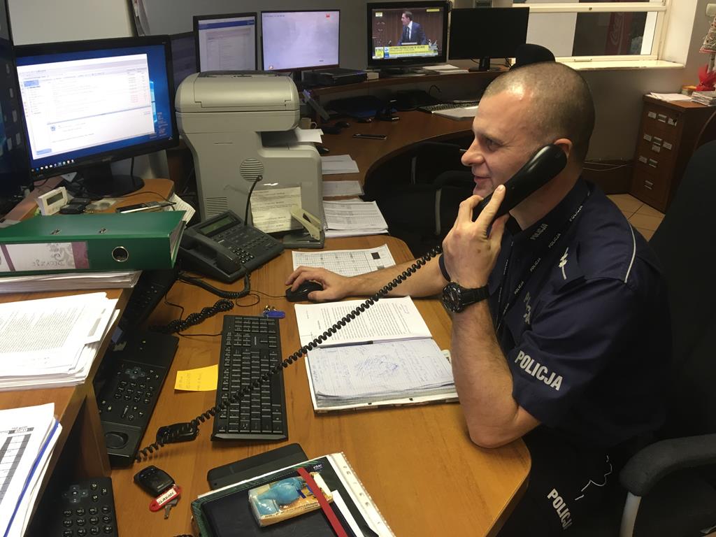 dyżurny Łukasz Regulski uratował  - Radio Poznań