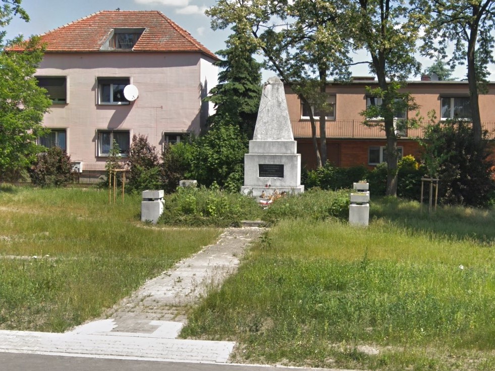 pomnik radziecki szamotuły - Google Maps