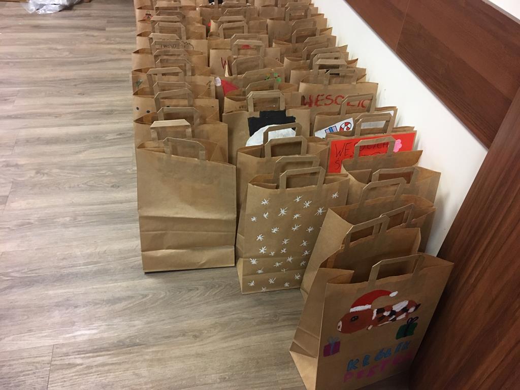 paczki dla samotnych mieszkańców leszna - Jacek Marciniak