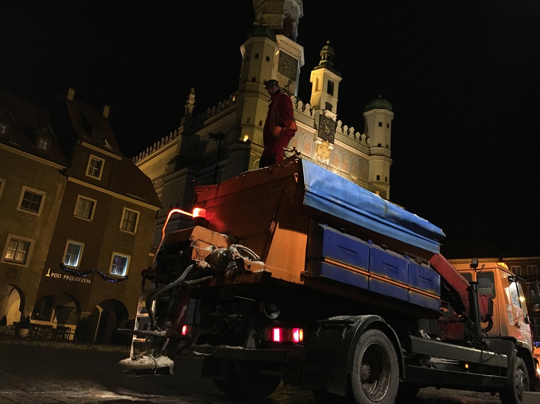 piaskarka zima odśnieżanie przymrozek mróz - Wojtek Wardejn - Radio Poznań