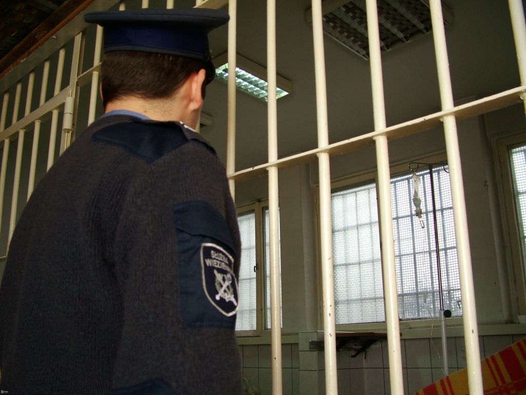 podpalacz areszt - Wojtek Wardejn