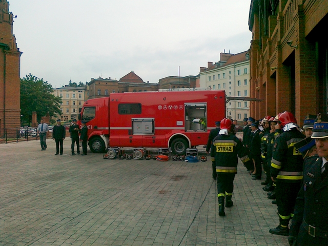 Nowy wóz straży pożarnej - mobilne laboratorium2 - Wojciech Chmielewski
