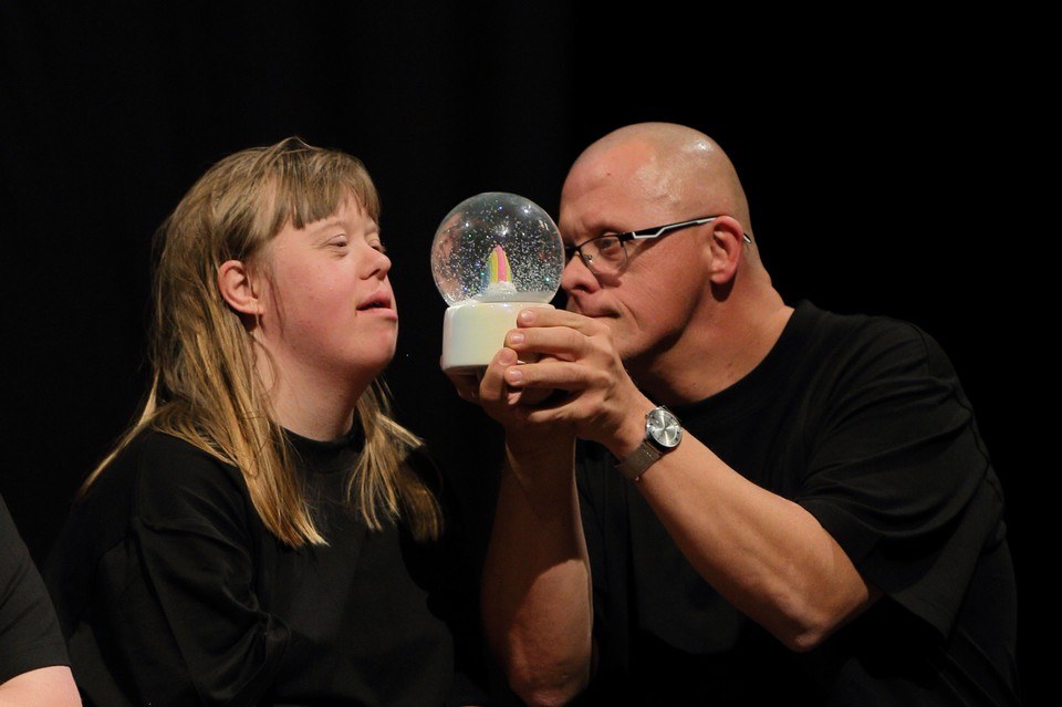 Jestem spektakl fundacja  - Facebook:  „Jestem", reż. Grażyna Wydrowska grupa teatralna Jest Jak Jest