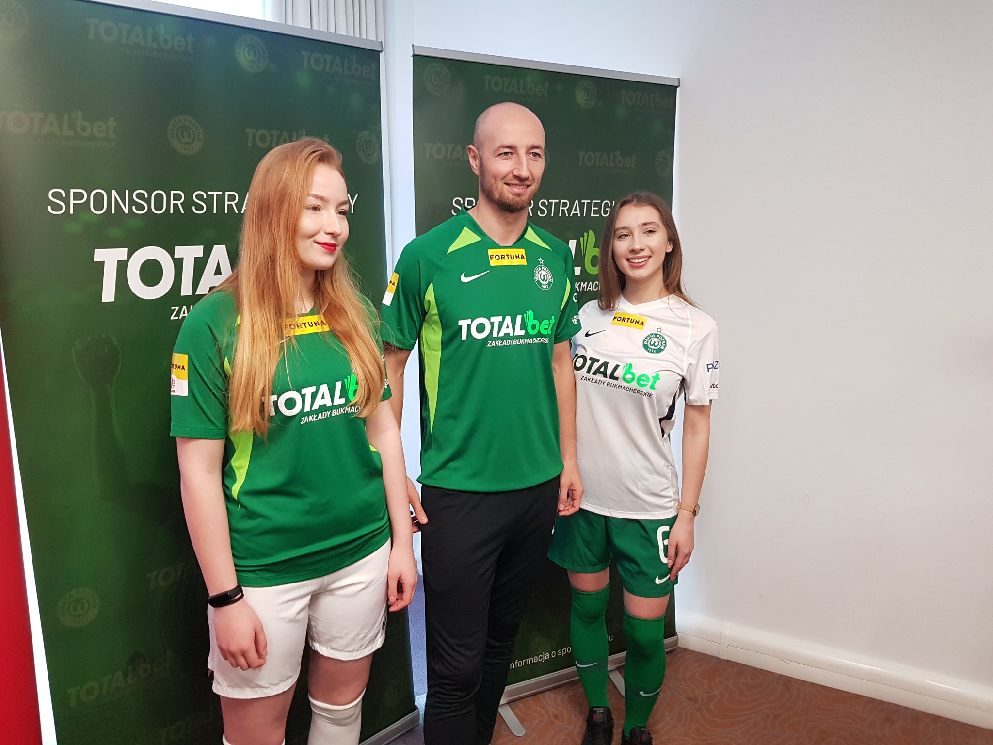 warta poznań łukasz trałka sponsor  - Grzegorz Hałasik