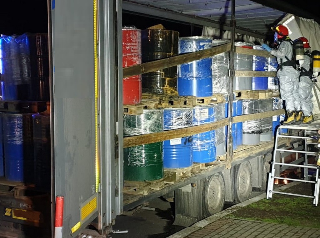 beczki chemikalia pleszew naczepa - PSP Pleszew