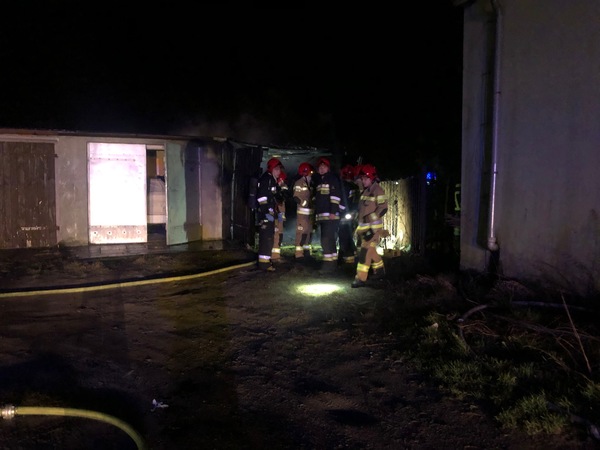 pożar garażu gniezno - PSP Gniezno