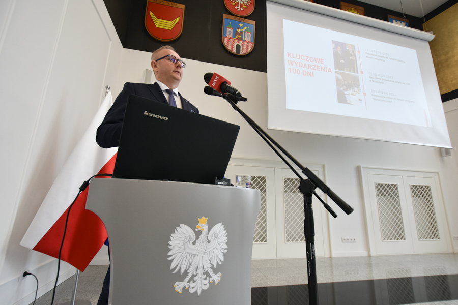 wojewoda wielkopolski łukasz mikołajczyk  - Wojtek Wardejn