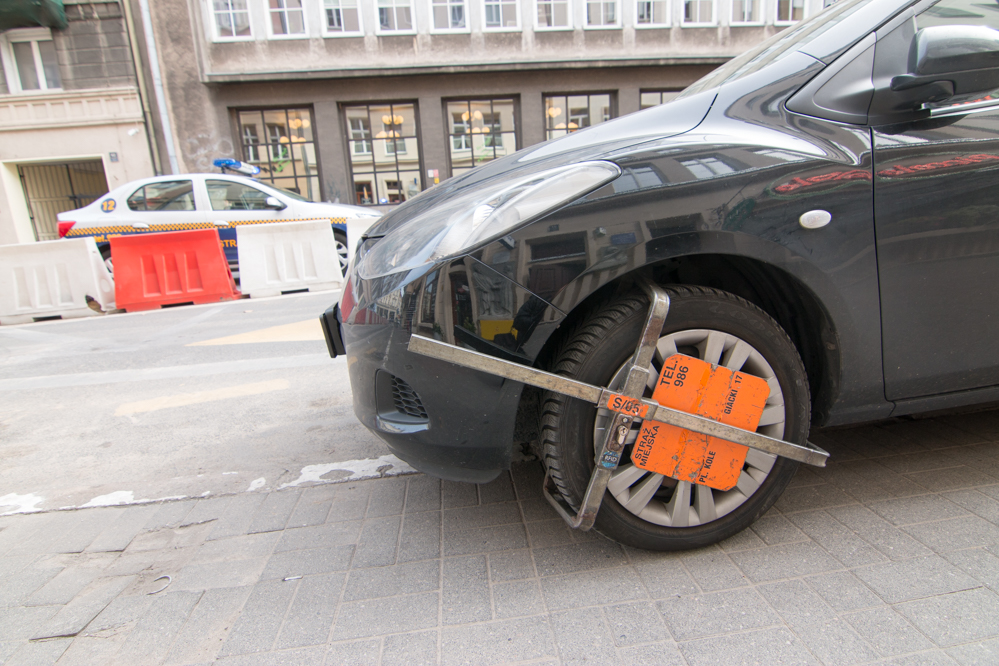 blokada auto straż miejska  - Wojtek Wardejn
