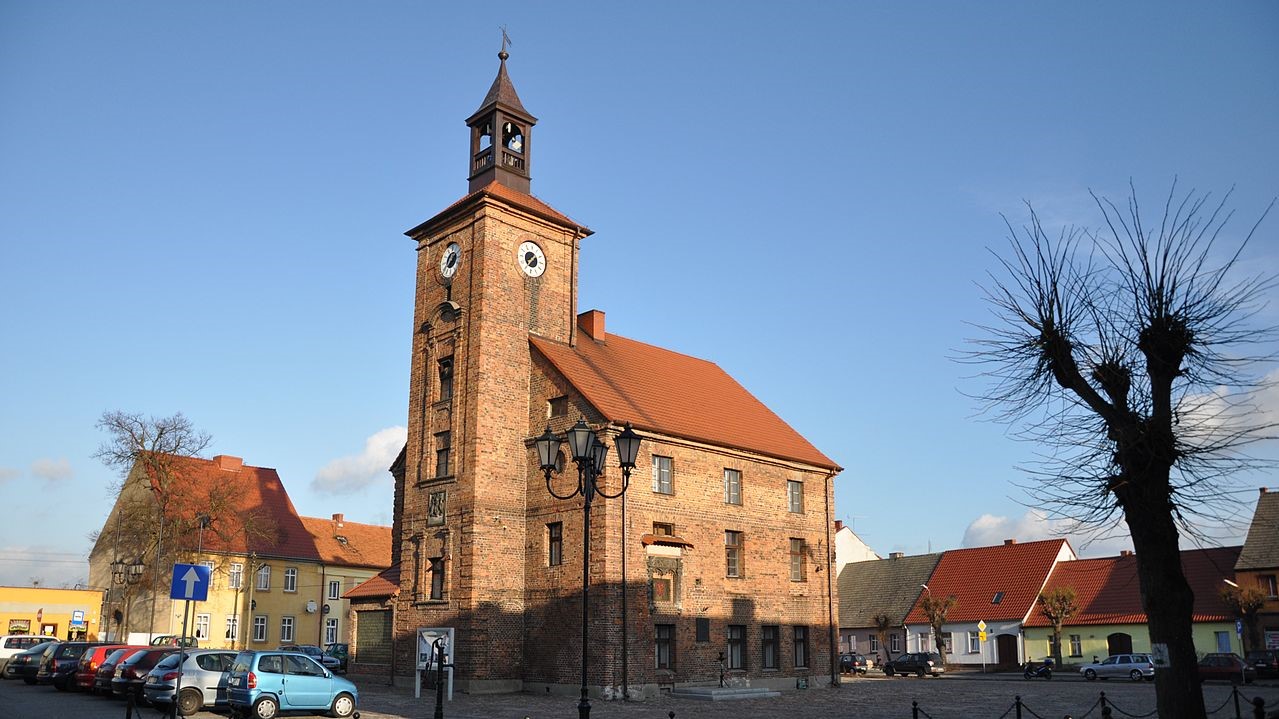 um ratusz Obrzycko - Wikipedia