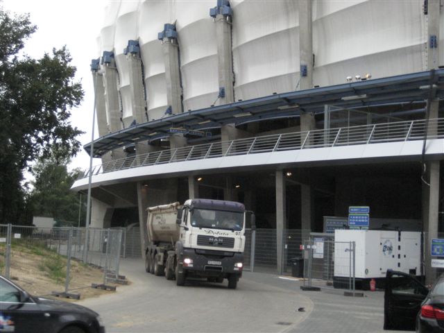 Sprzątanie po Red Bull X-Fighters - Aleksandra Włodarczyk