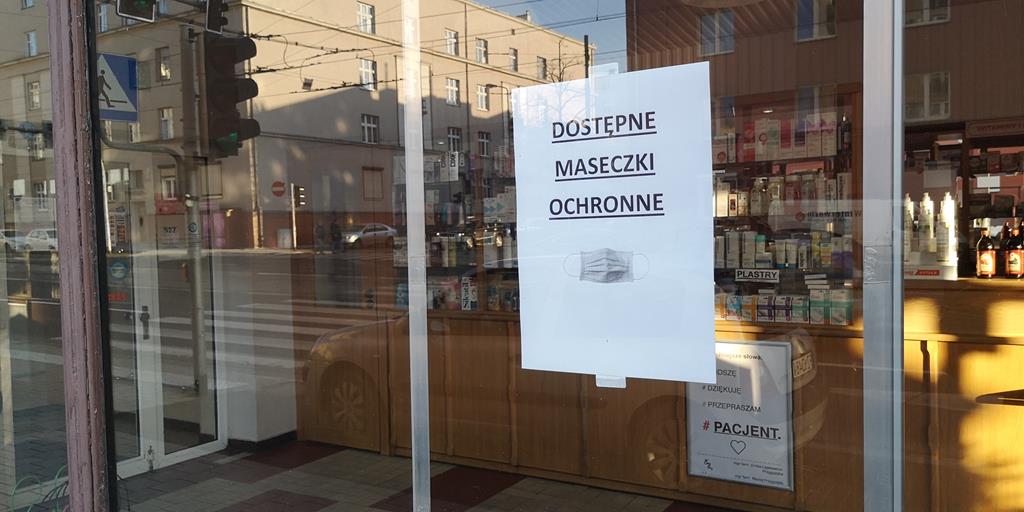 apteka maseczki - Wojtek Wardejn