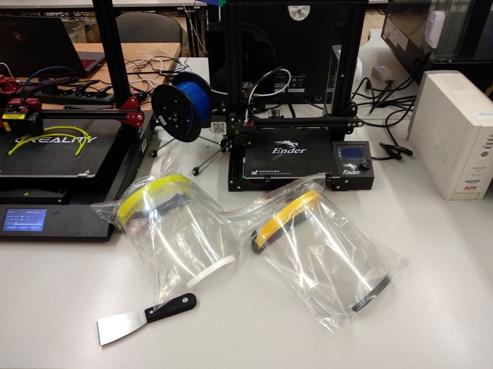 politechnika drukuje przyłbice  - Politechnika Poznańska 