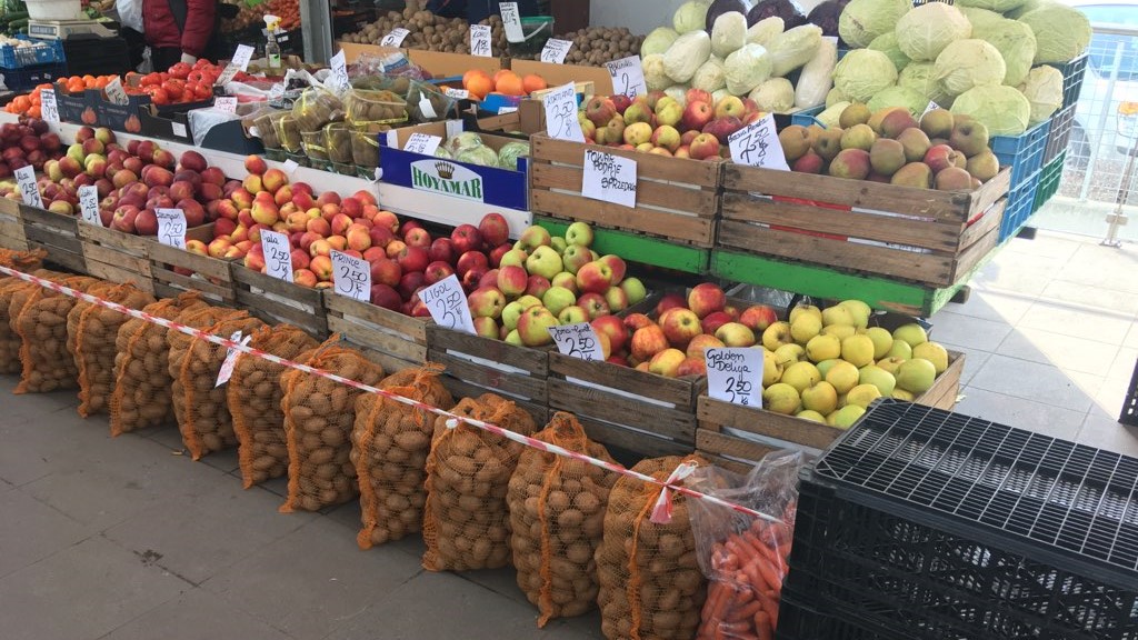 targ ryneczek gniezno warzywa  - Rafał Muniak 