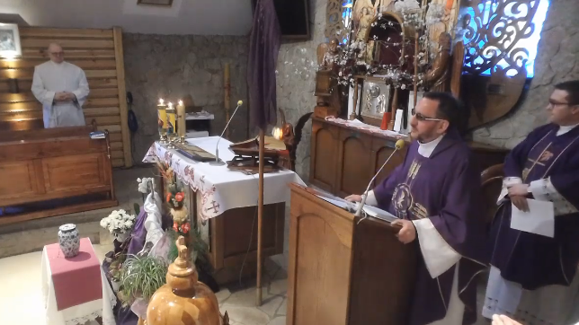 pogrzeb mieszkanki czapu koronawirus - Parafia w Czapurach