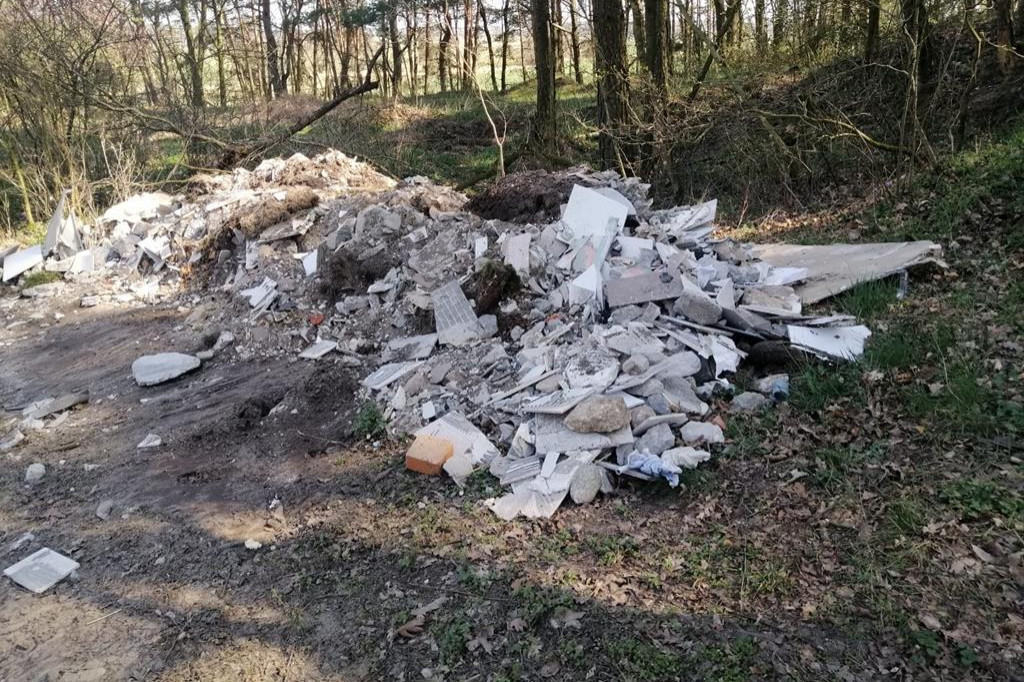 hałda gruzu gruz remont las radgoszcz - Wieści międzychodzkie