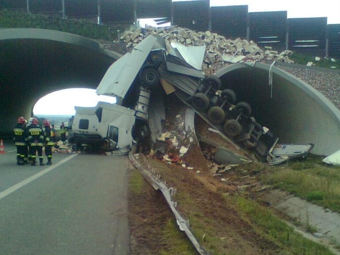 Usuwanie tira na A2 - GDDKiA