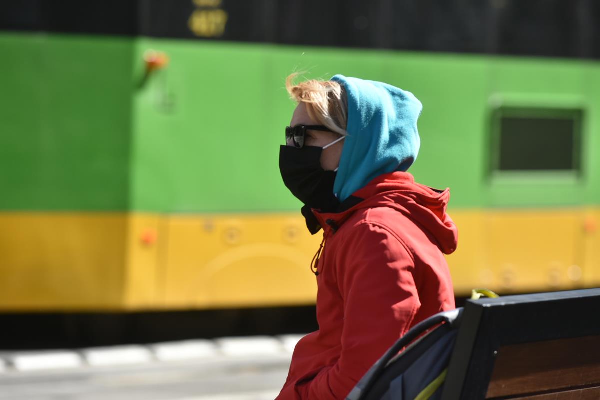 maseczki maseczka maska maski  - Wojtek Wardejn - Radio Poznań