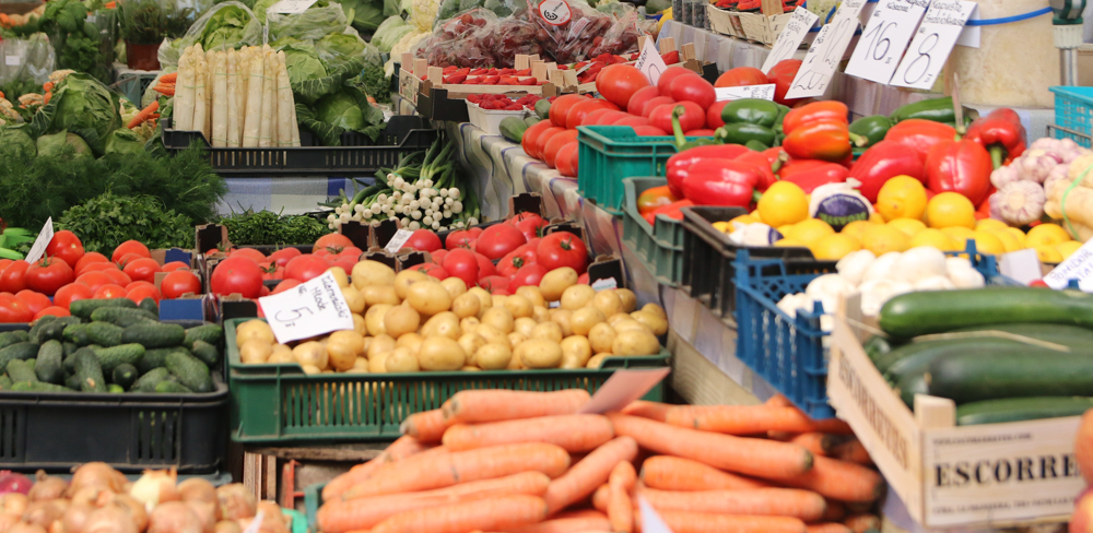 rynek łazarski przeniesiony handel targ warzywa owoce zakupy - Leon Bielewicz