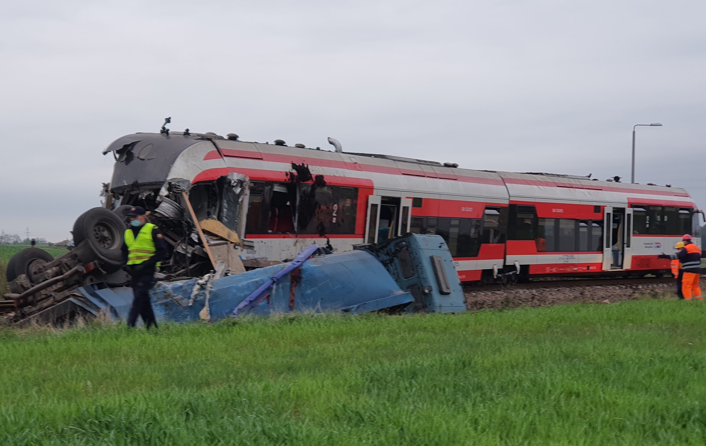 wypadek szynobus murowana goślina - strazacki.pl