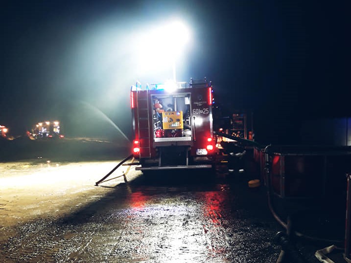 Pożar składowiska w pyszącej  - OSP KSRG Piaski