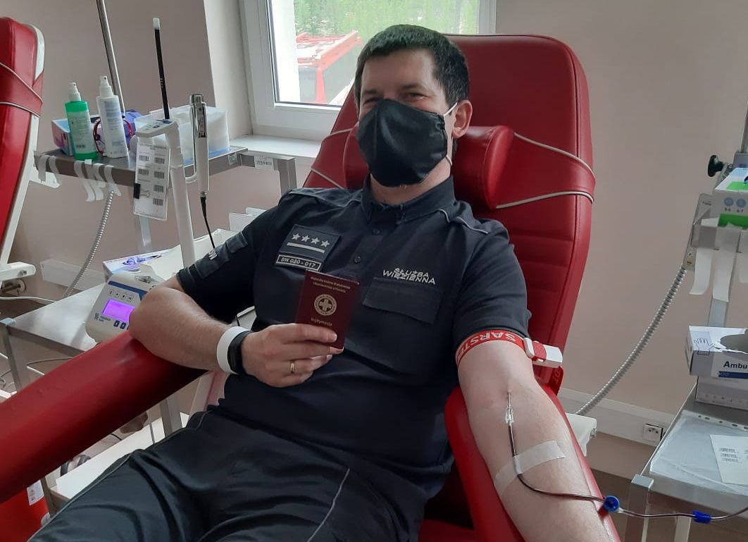 służba więzienna krew