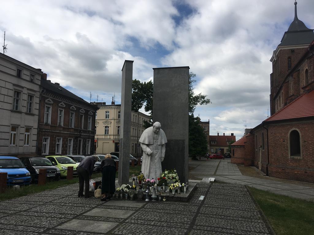 jan paweł ii pomnik września znicze - Rafał Regulski