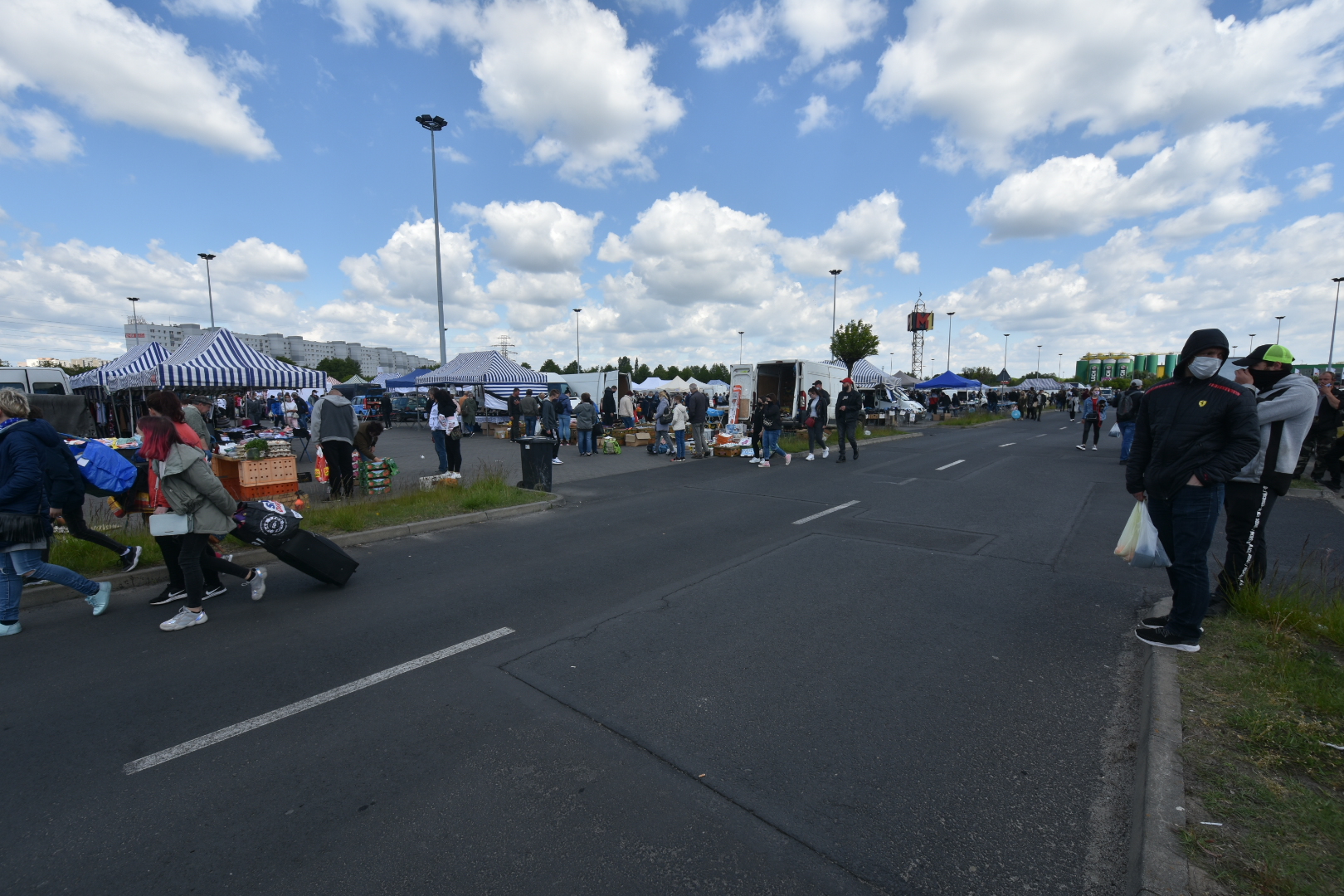giełda handlowa stara rzeźnia na m1  - Wojtek Wardejn