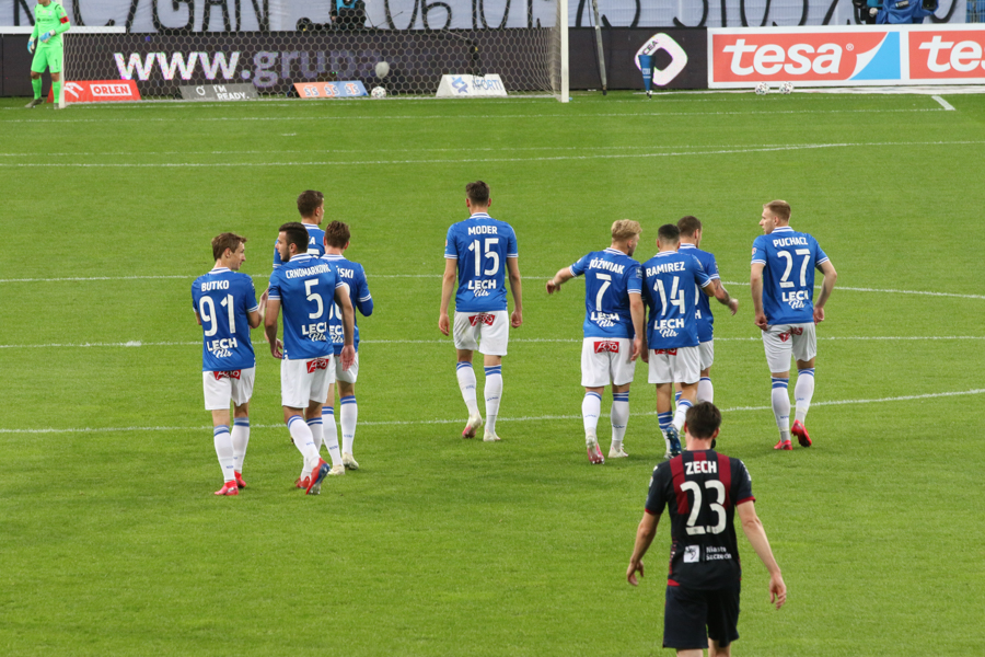 Lech Poznań pogoń szczecin puste trybuny - Leon Bielewicz