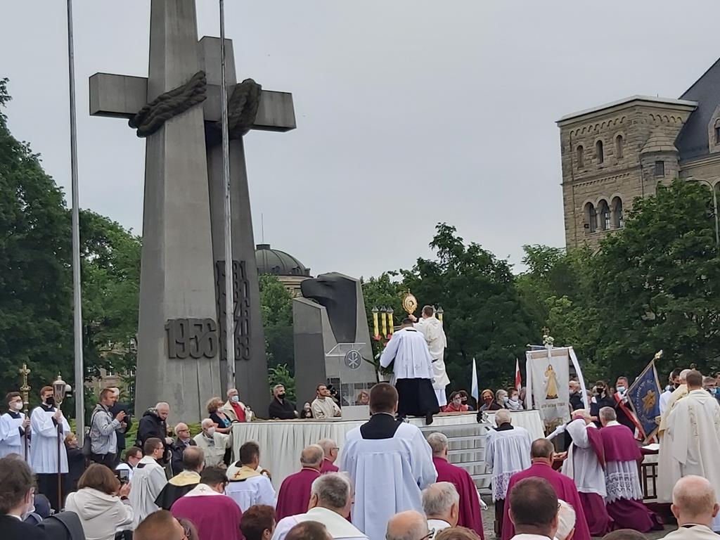 procesja poznań - Krzysztof Polasik