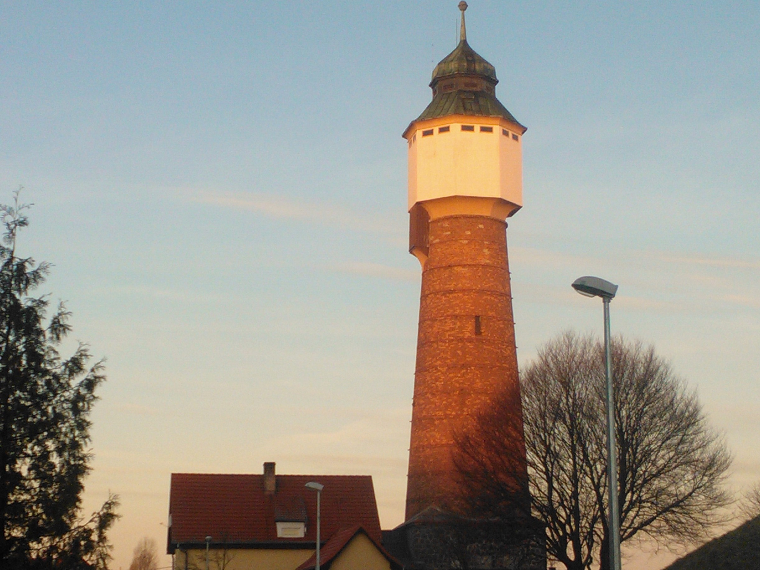 wieża ciśnień złotów  - wodociagi-zlotow.pl