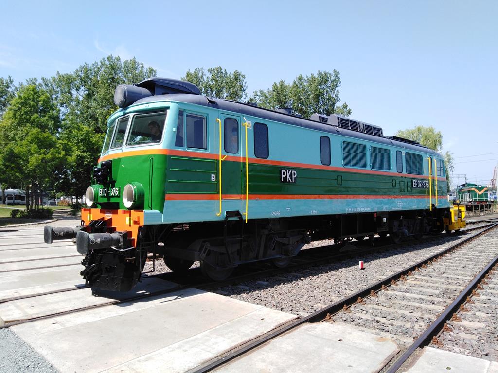 Poznańska lokomotywa w historycznych barwach - Bartosz Garczyński