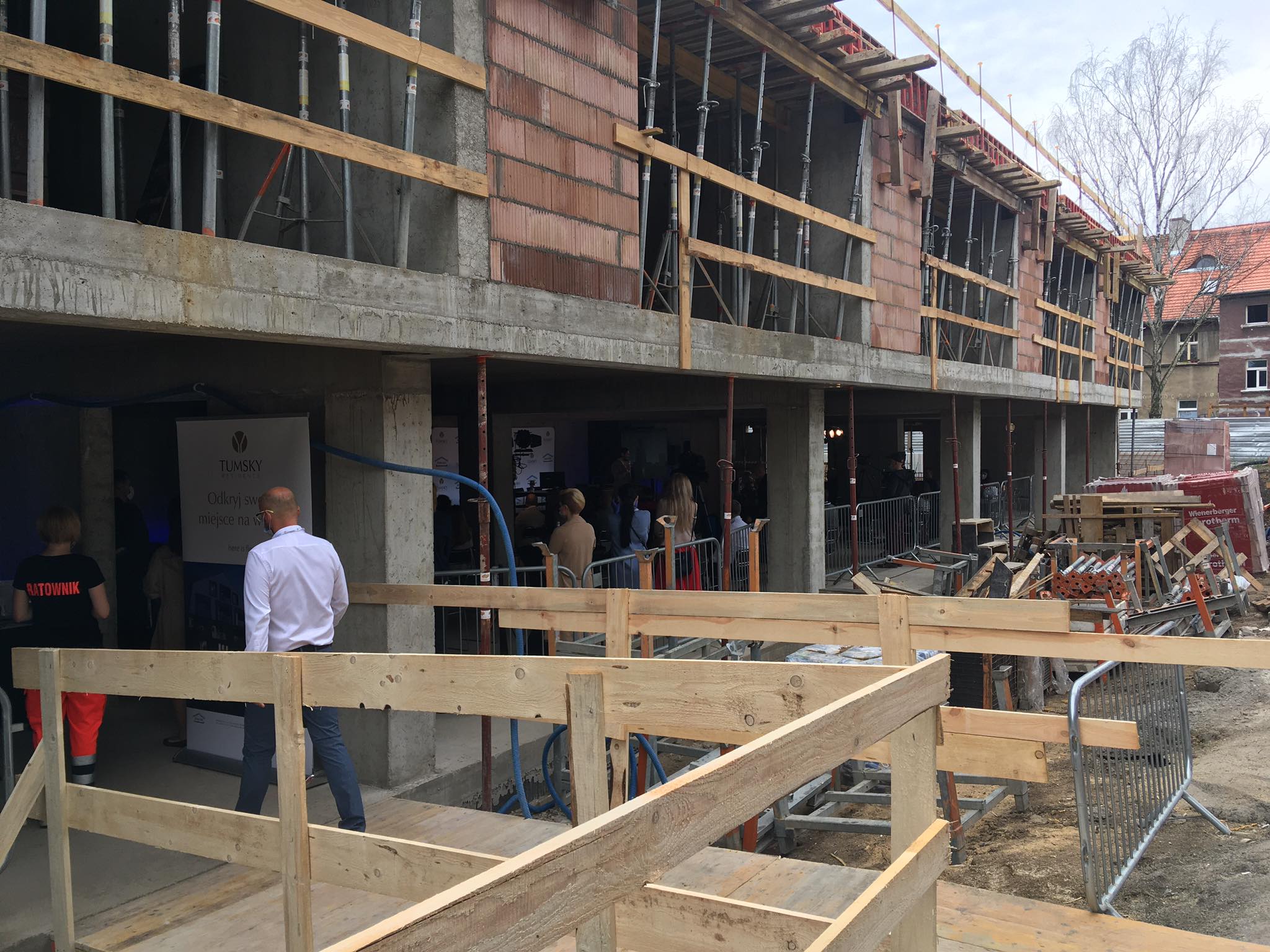 ostrów tumski odkrycie wał mieszka i - Jacek Butlewski