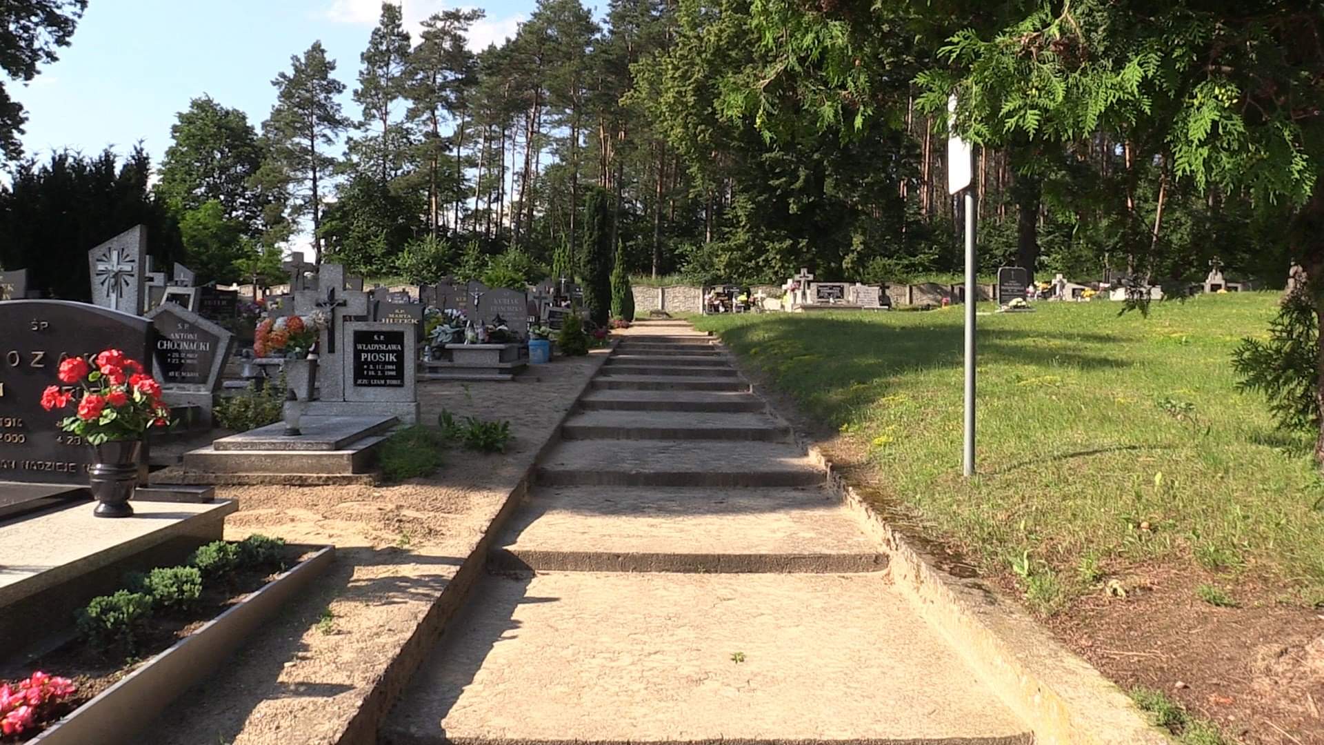 cmentarz kradzież Kaczory - Przemysław Stochaj