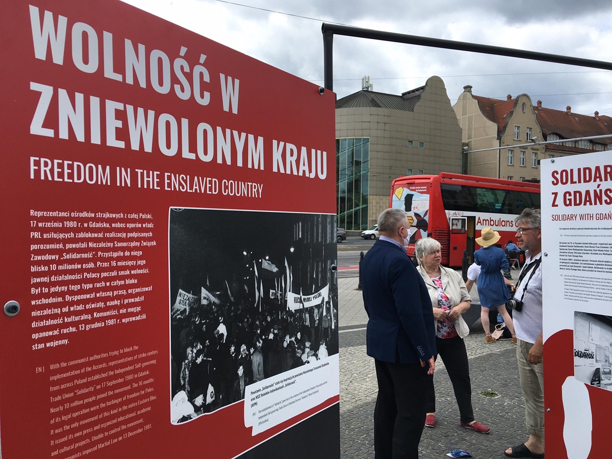 wystawa ipn strajki  - Jacek Butlewski - Radio Poznań