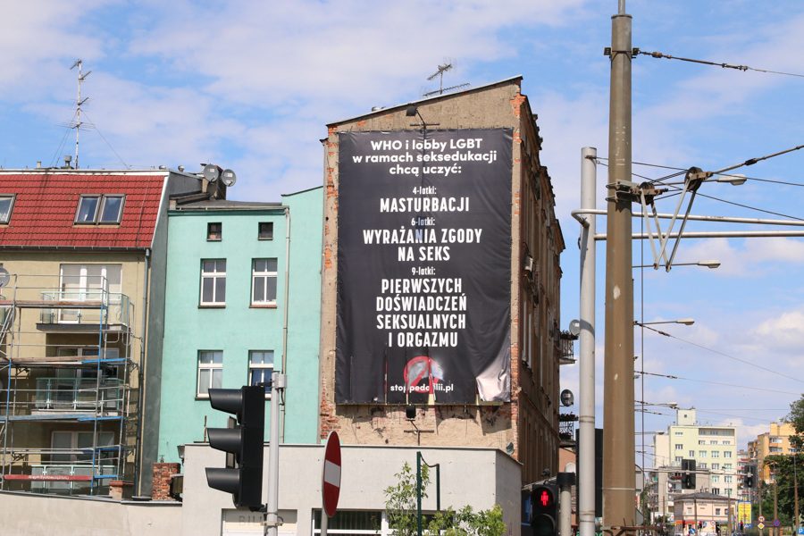 baner stonewall who - Leon Bielewicz - Radio Poznań