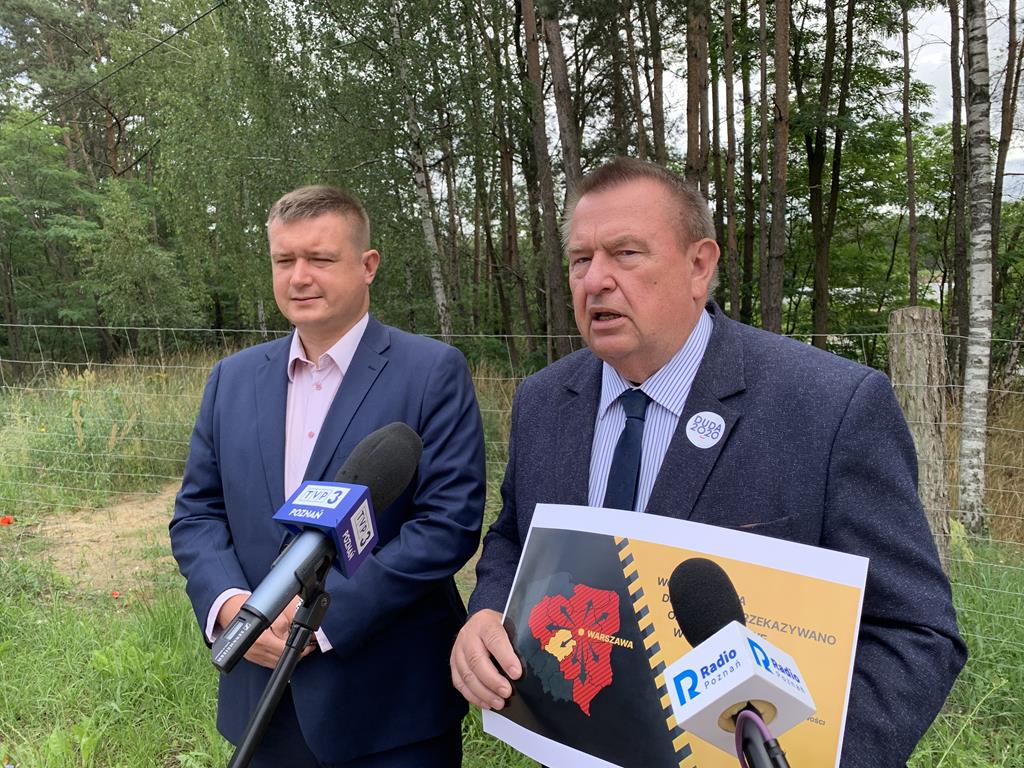 Politycy PiS zapraszają Rafała Trzaskowskiego do Dęborzyc - Kacper Witt