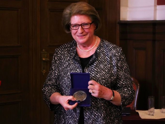 Prof. Hanna Suchocka z medalem Homini Vere Academico - Przemysław Stanula/UAM