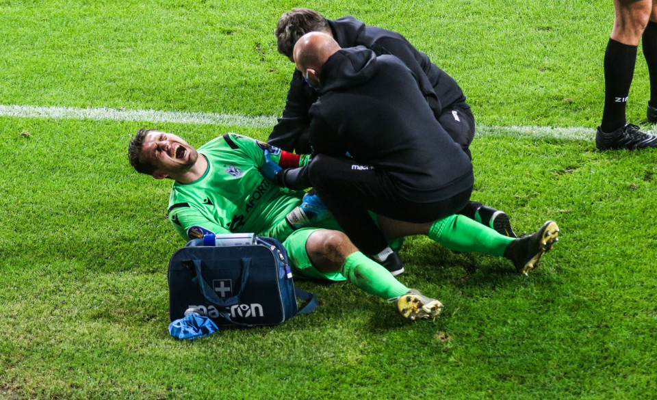 micki van der hart kontuzja - Adam Jastrzębowski - lechpoznan.pl