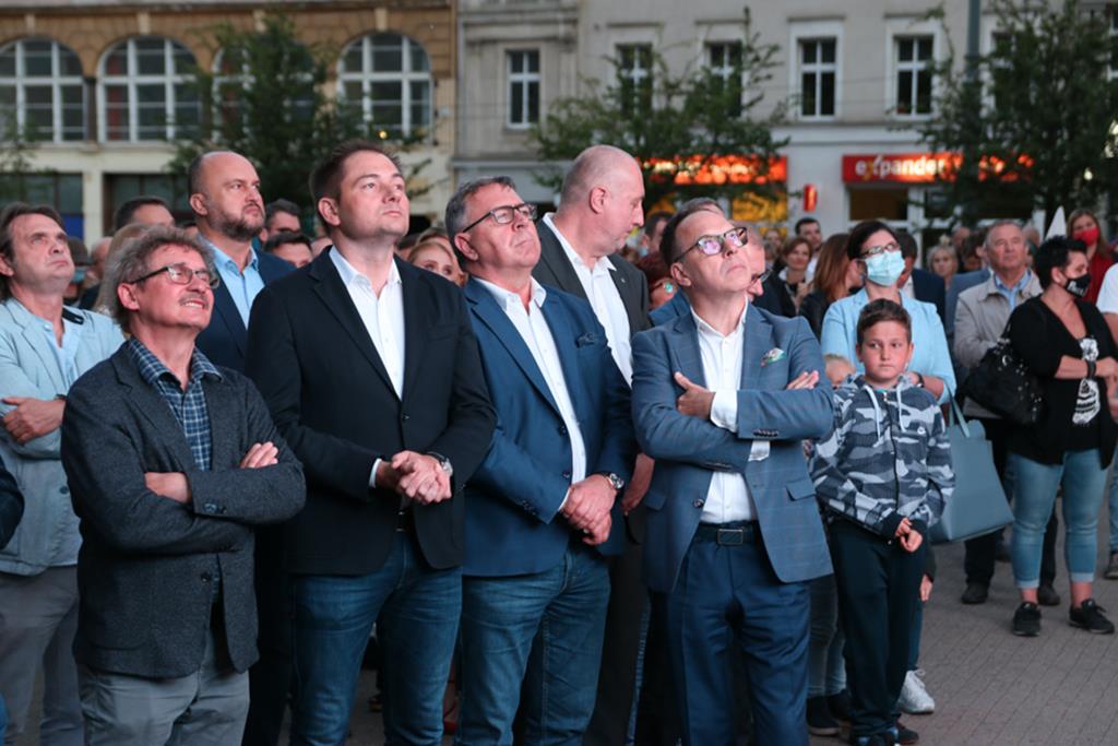 sztab ko na placu wolności - Leon Bielewicz