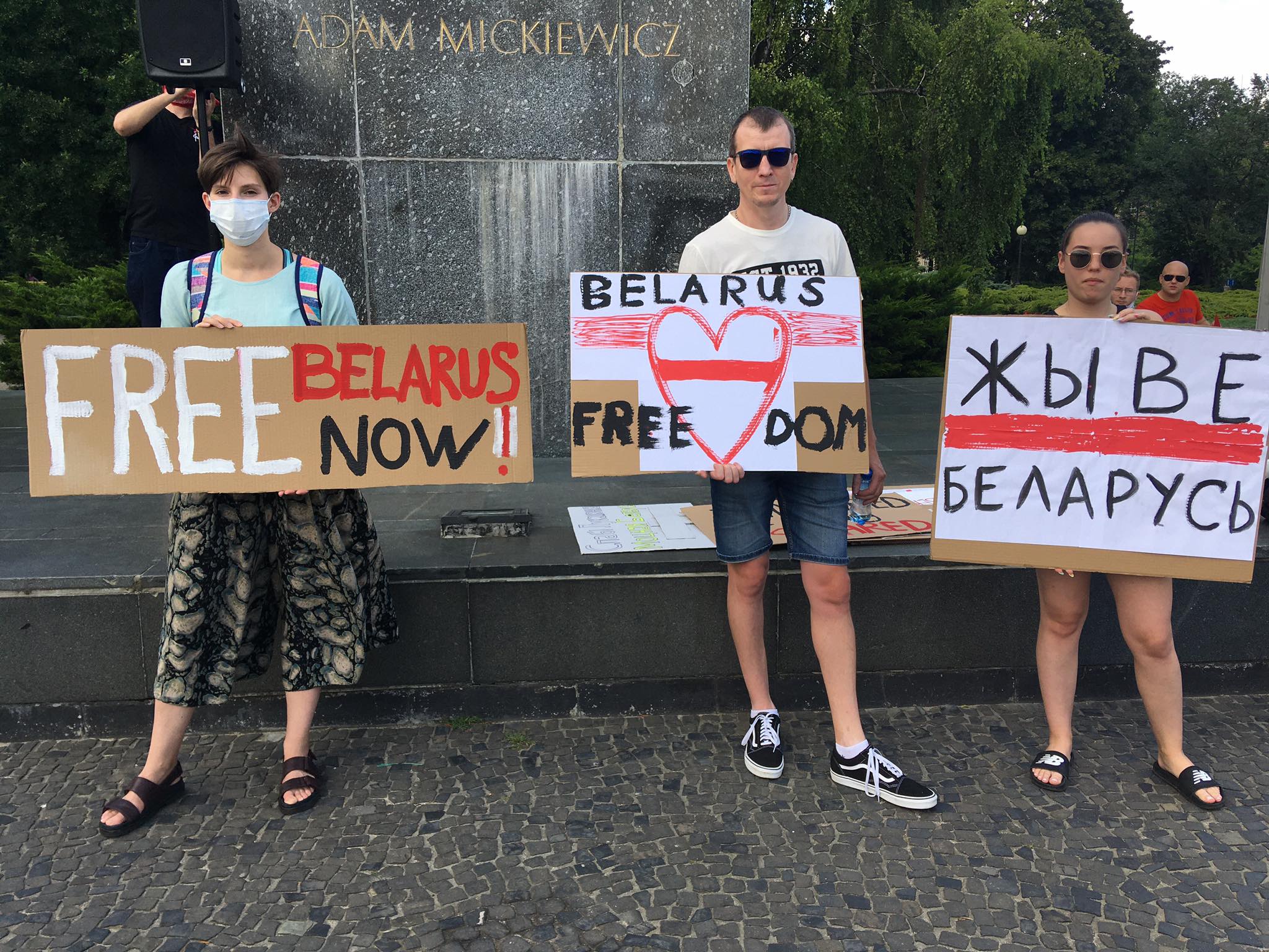 Solidarność z Białorusinami Pikieta na placu Mickiewicza - Jacek Butlewski