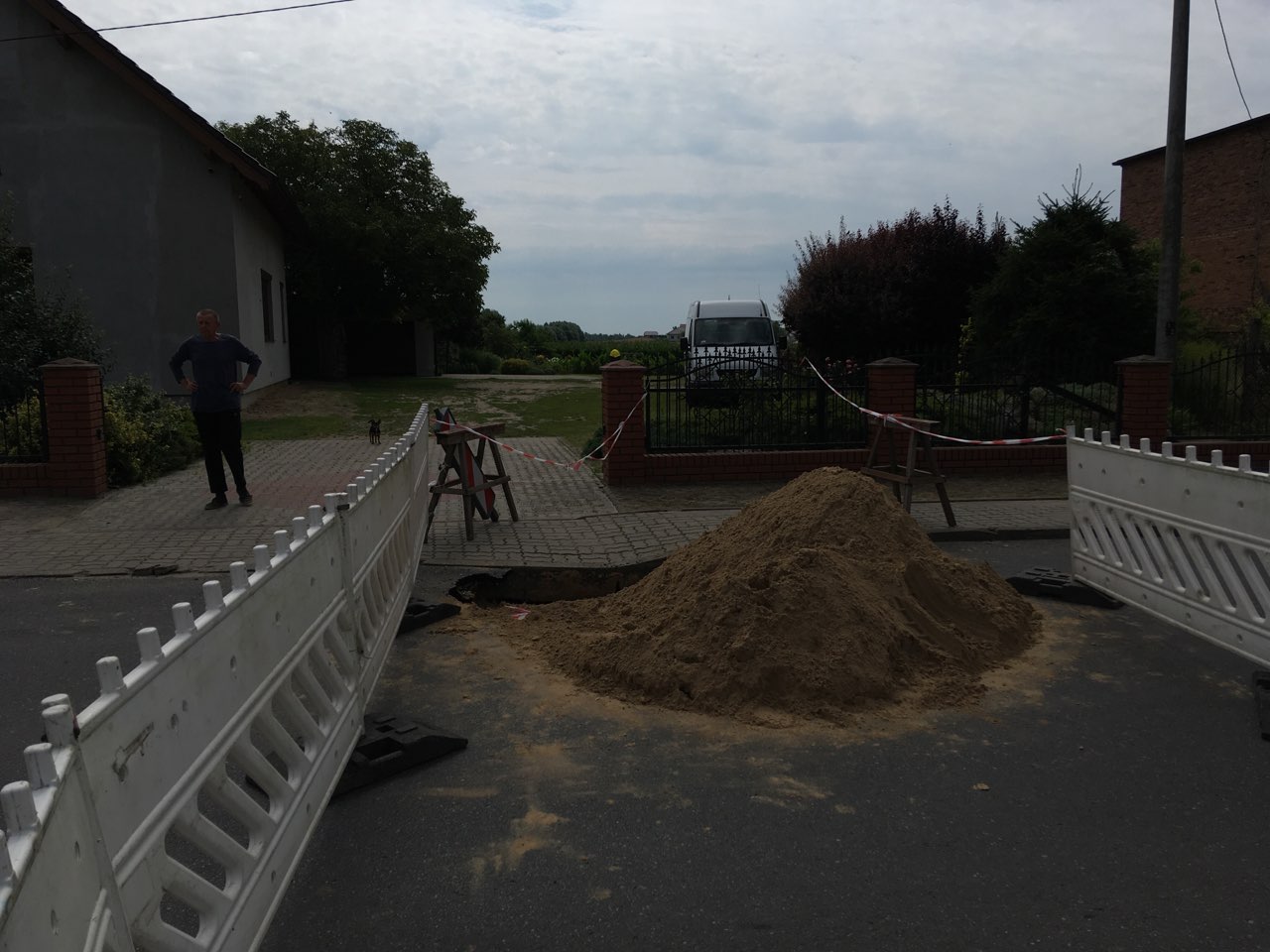 dziura w drodze wieś dalka - Rafał Muniak