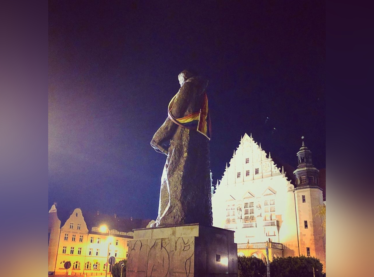 stonewall pomnik mickiewicza lgbt - Grupa Stonewall - Facebook