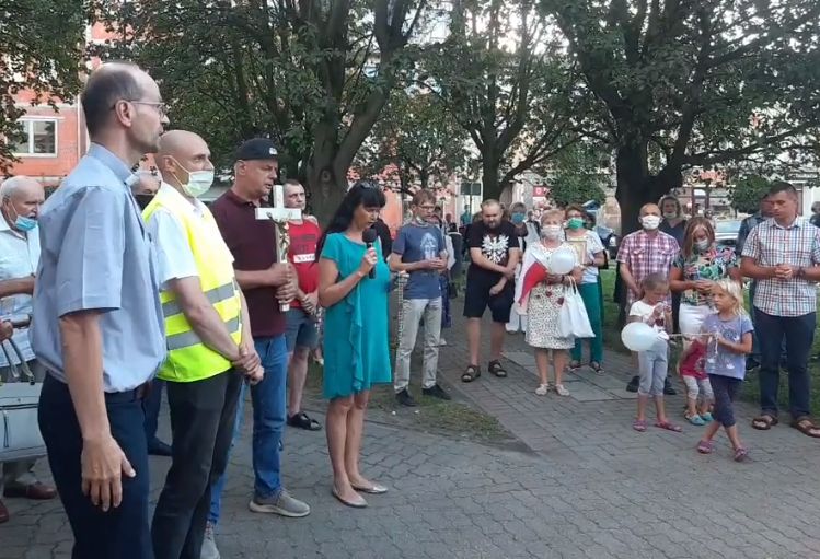 nowy tomyśl demonstracja w obronie chrzescijan - Wspólnota Uwielbienia Nowy Tomyśl